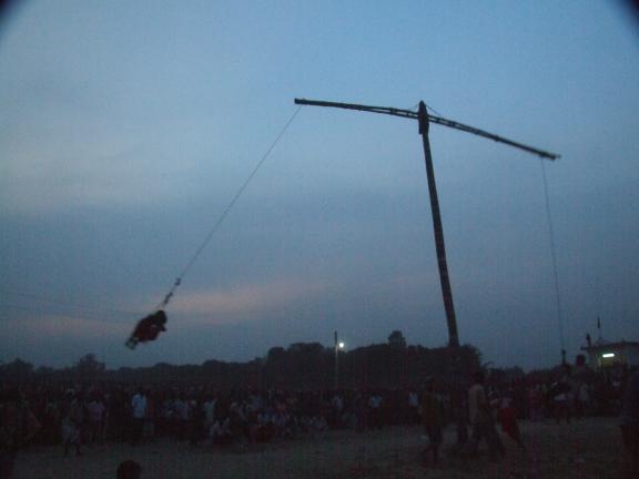 চড়কের ঘূর্ণিপাকে